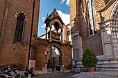 Verona - Chiesa di Sant'Anastasia. Arca di Castelbranco.